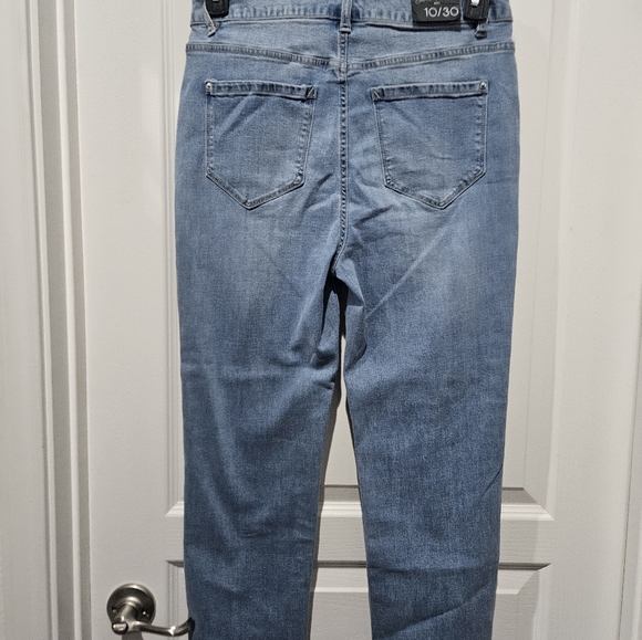 Kensie Classic Blue Denim Jeans - Picture 2 of 4